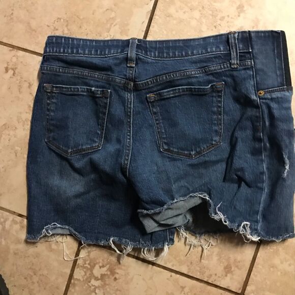 Isabel maternity stretch panel boyfriend raw hem shorts - Picture 3 of 4